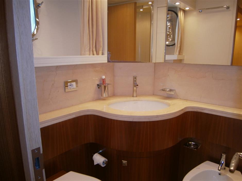 Ensuite-bathroom
