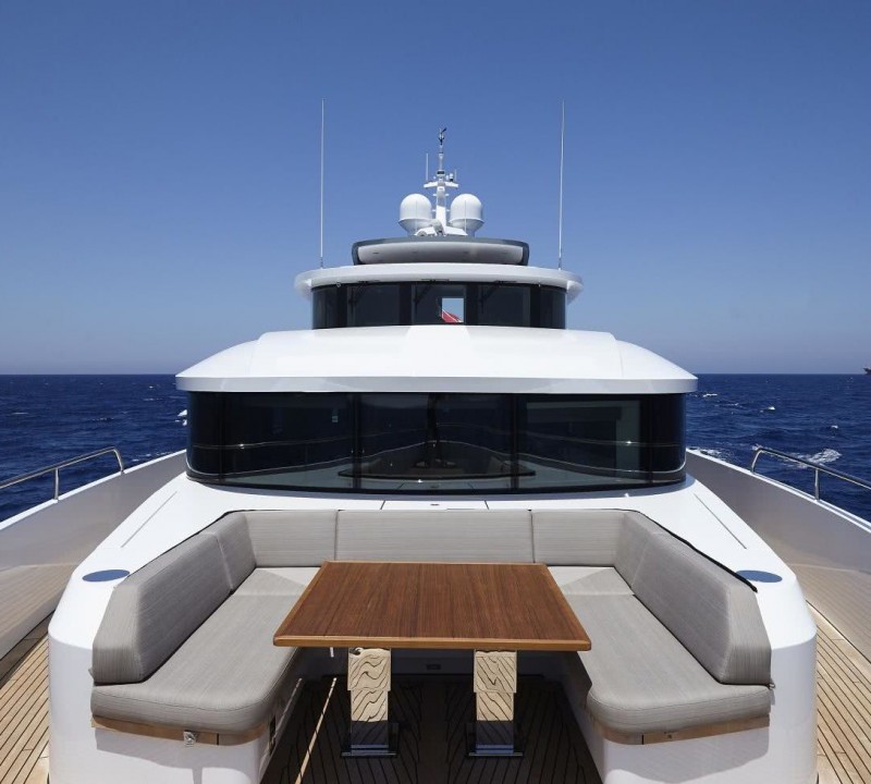 Flybridge Bow