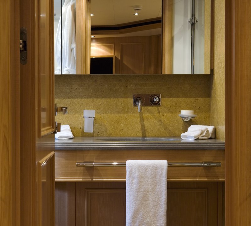 Guest Cabin Bathroom