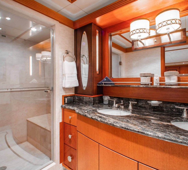 Guest Cabin - King  - Bathrrom