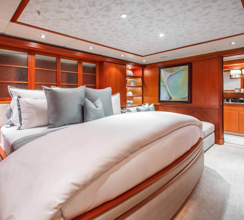 Guest Cabin - King