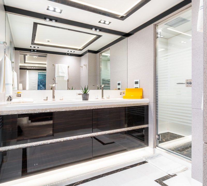 Guest En Suite Bathroom