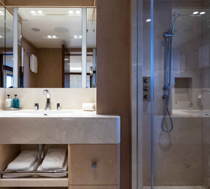 Guest Ensuite - Lower Deck