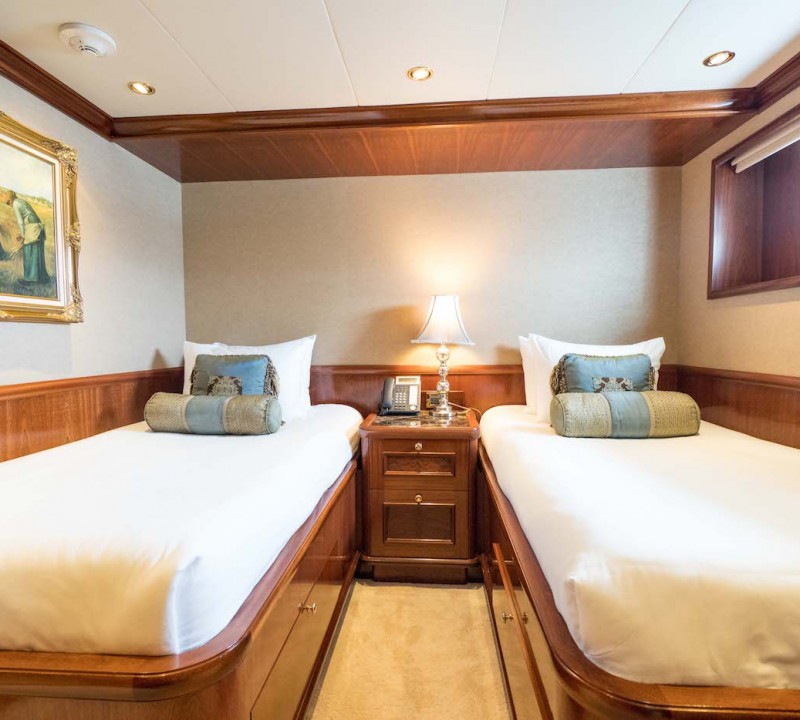 Guests Stateroom Twin Starboard