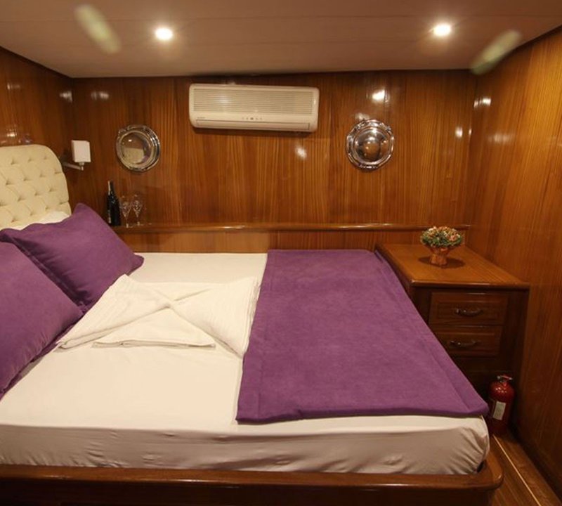 Guest double cabin