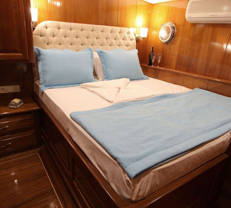 Double cabin