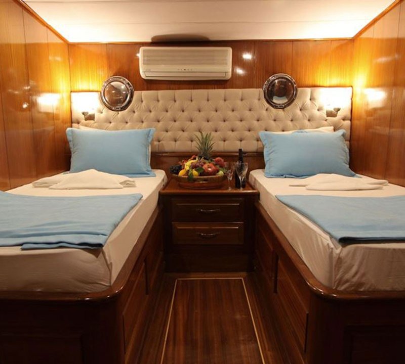 Twin cabin