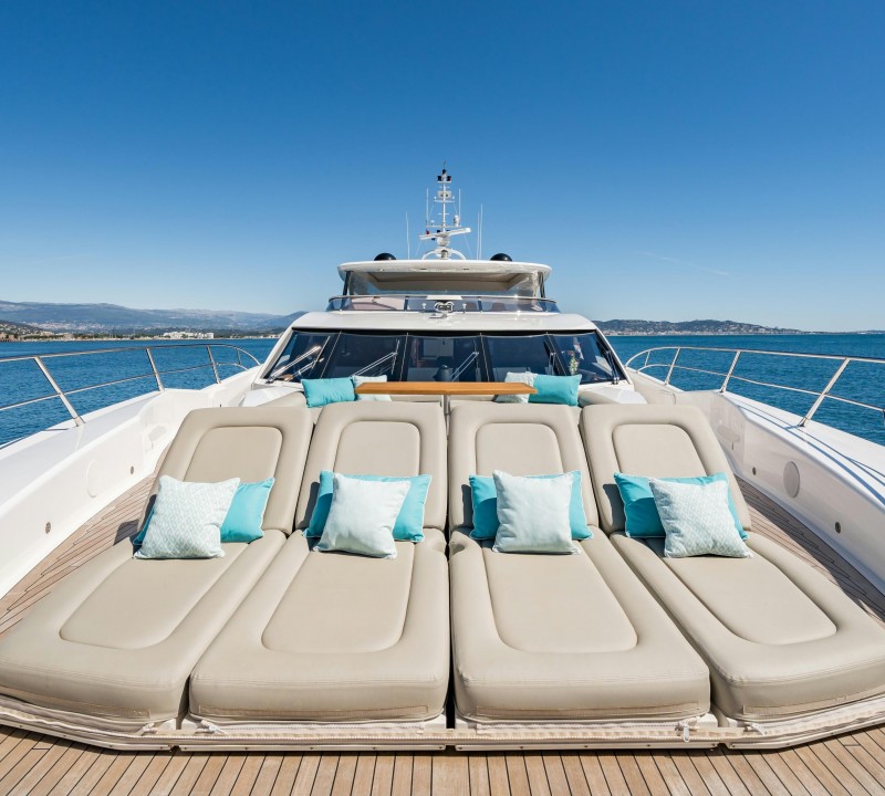 Sunpads on the foredeck
