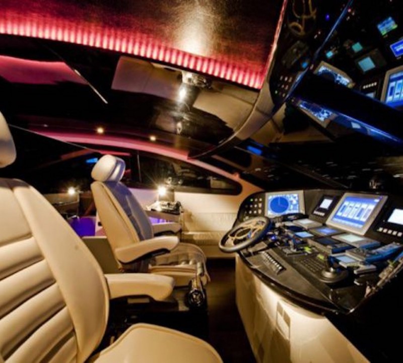 Interior - Helm
