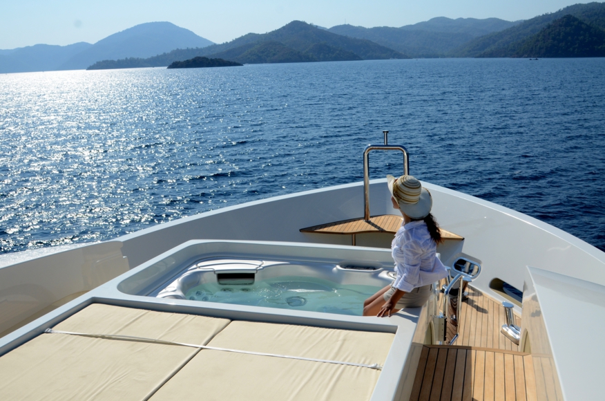 Jacuzzi Bow