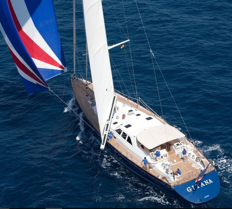 Kawil Under Sail With Old Name