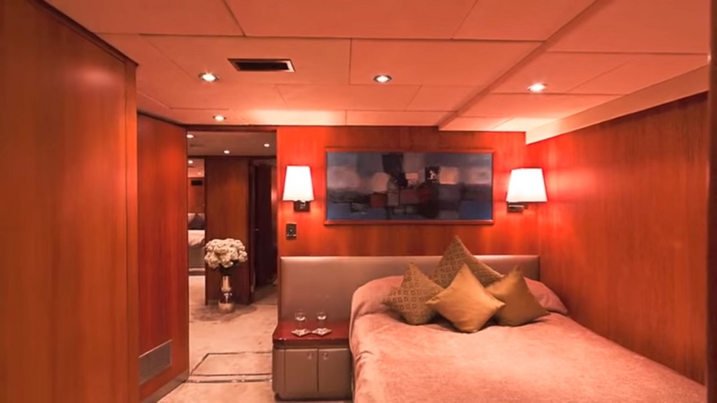 Larg Double Cabin