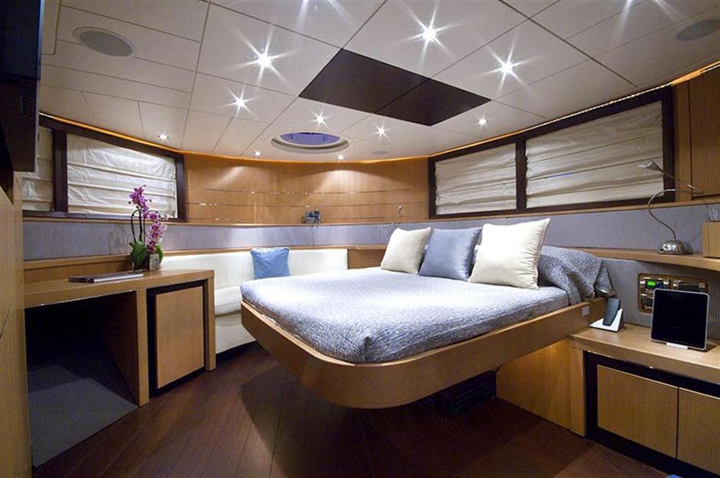 Guest cabin