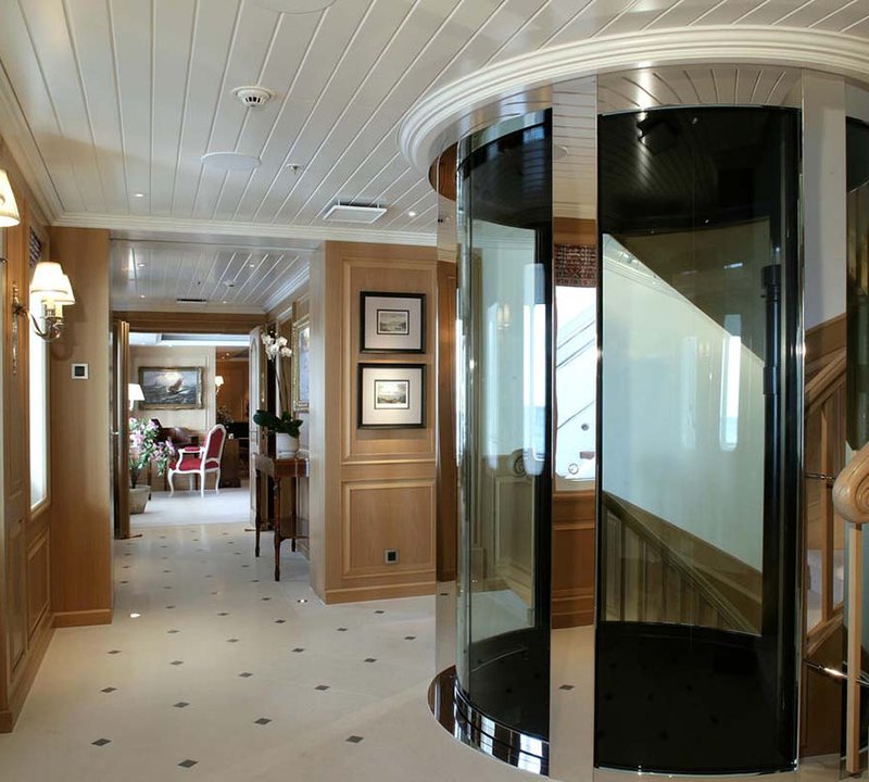 Lift That Connects All Decks
