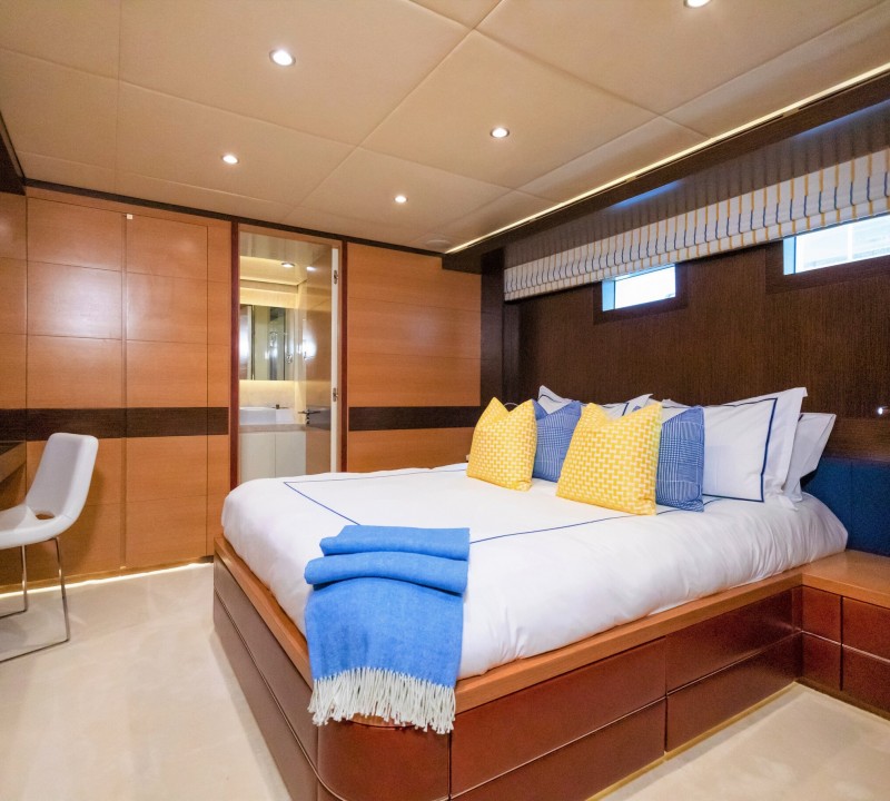 Lower Guest Queen Cabin