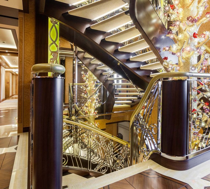 Main Deck Stairwell With The Trea Of Life