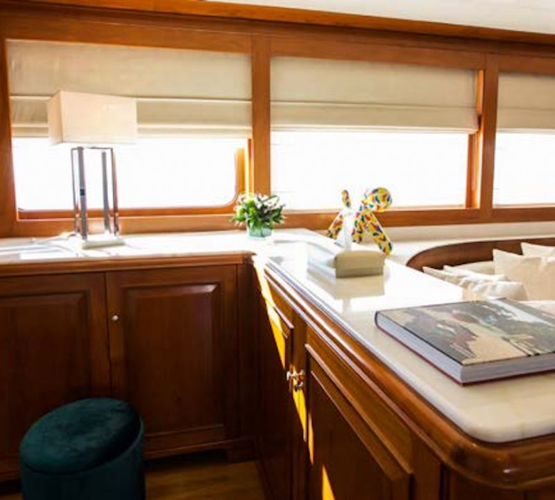 Main Saloon Details