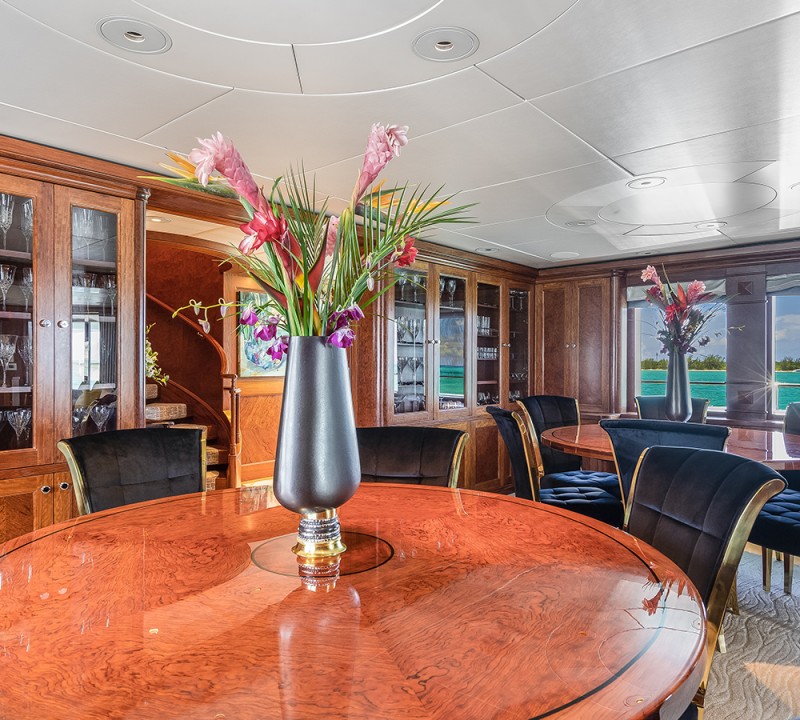 Main Saloon - Elegant Dining