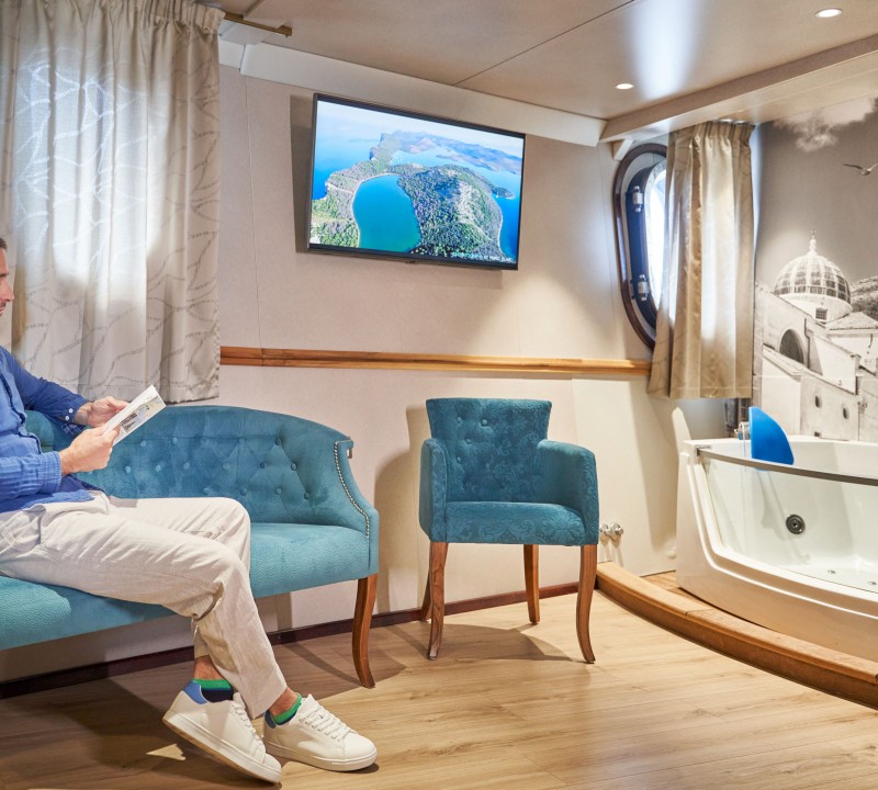 Master Cabin Bath