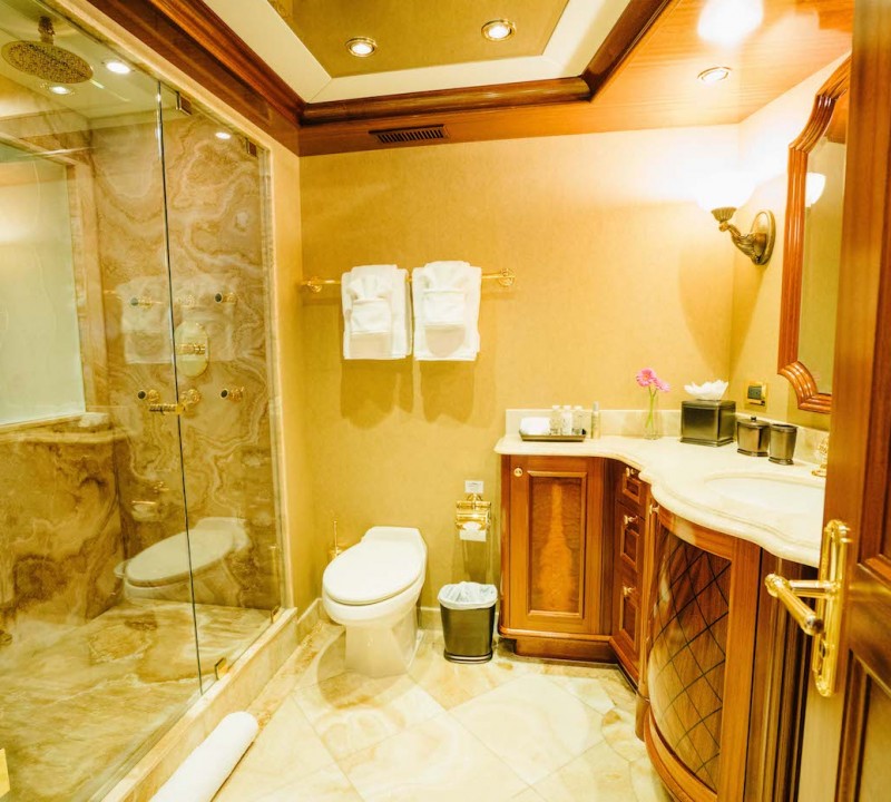 Master Ensuite Bathroom