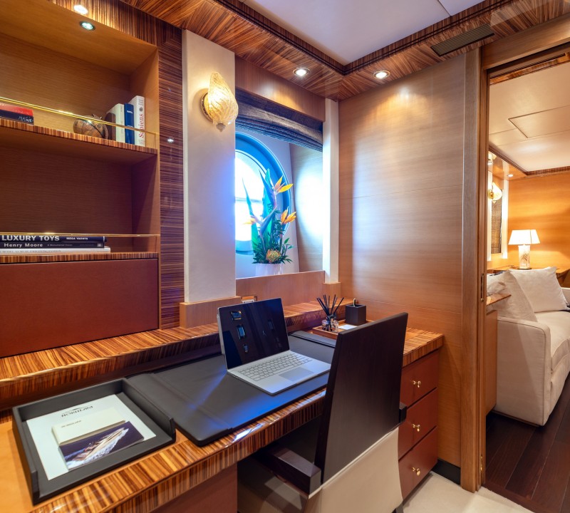 Master Stateroom Office