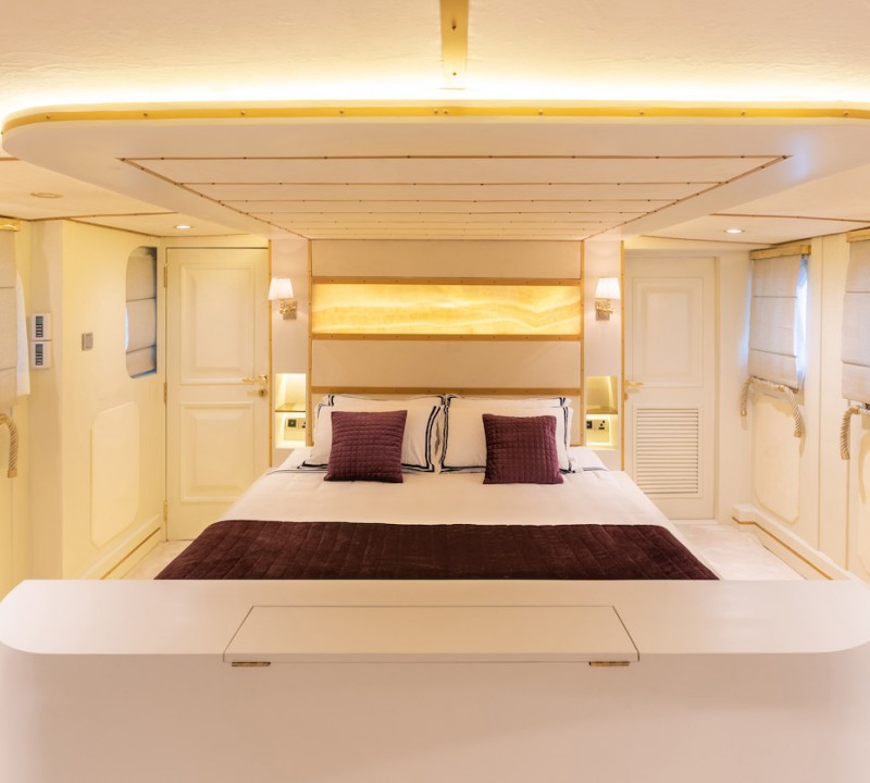 Master Suite - Bed