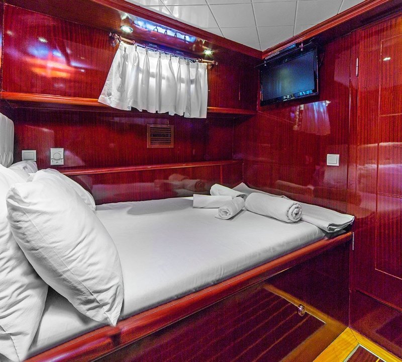 Guest double cabin