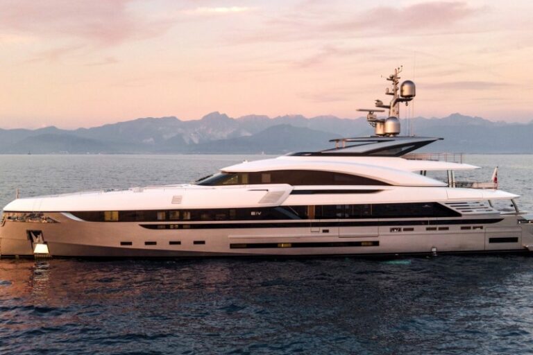 48M CONTEMPORARY SUPERYACHT