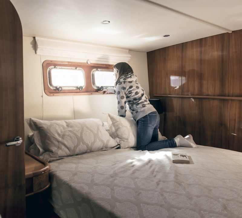 Queen Cabin