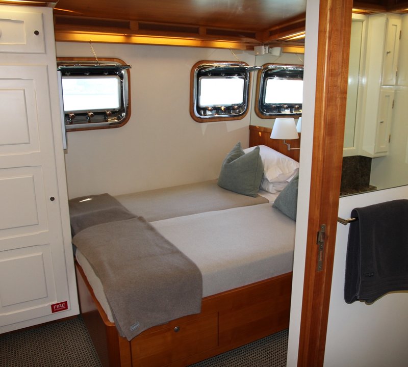 Queen Cabin