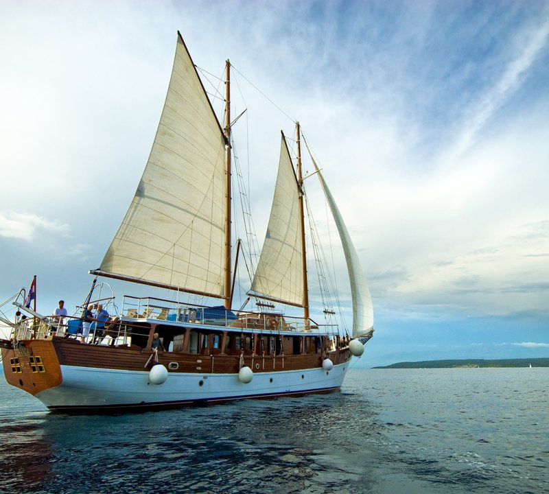 Romanca Yacht
