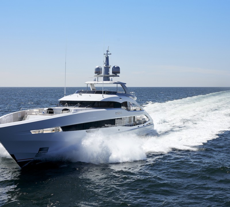 Running Profile Of Book Ends © Dick Holthuis