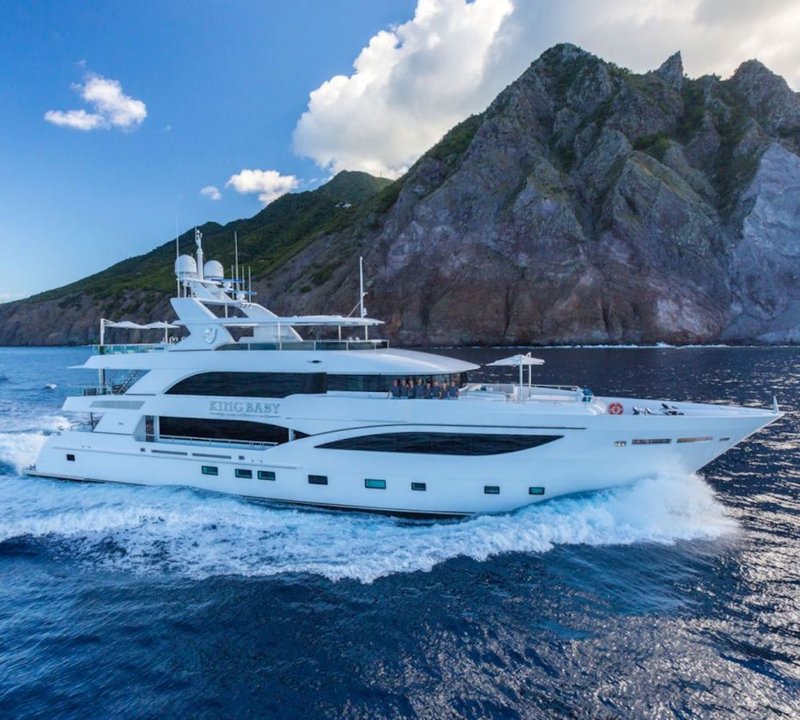 Running Profile Of The Yacht