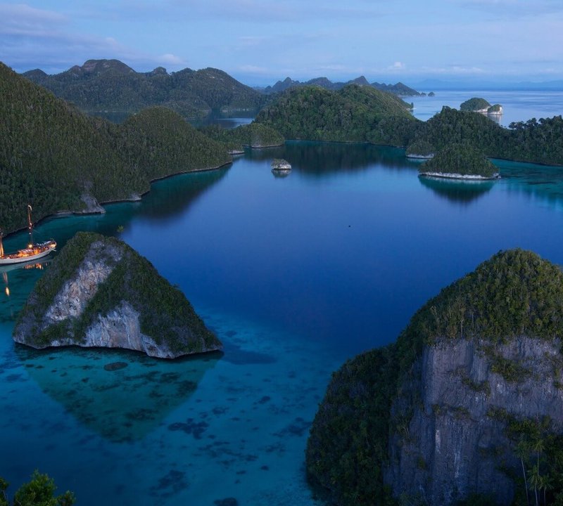 Sailing Komodo