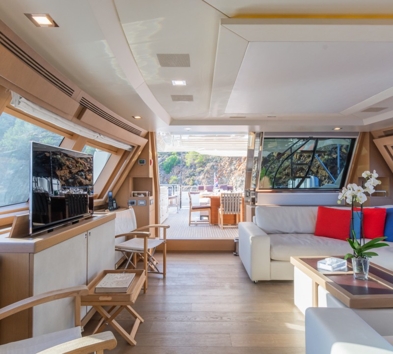 Sky Lounge Saloon