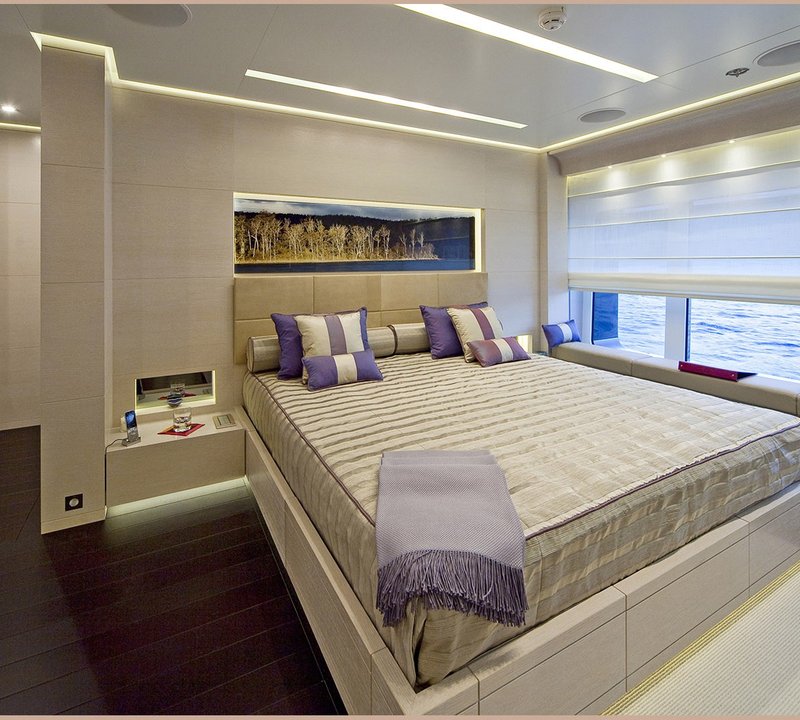 Spacious And Bright Double Cabin