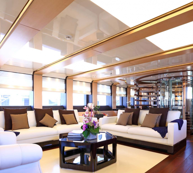 Spacious Main Saloon