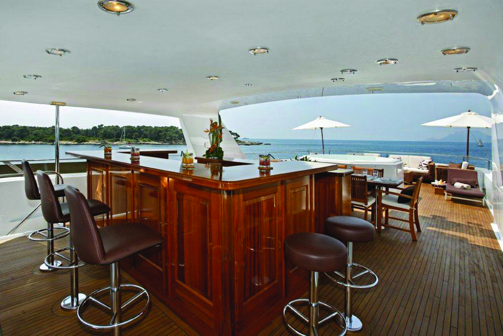 Sundeck Bar
