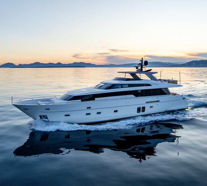 Superyacht CALM