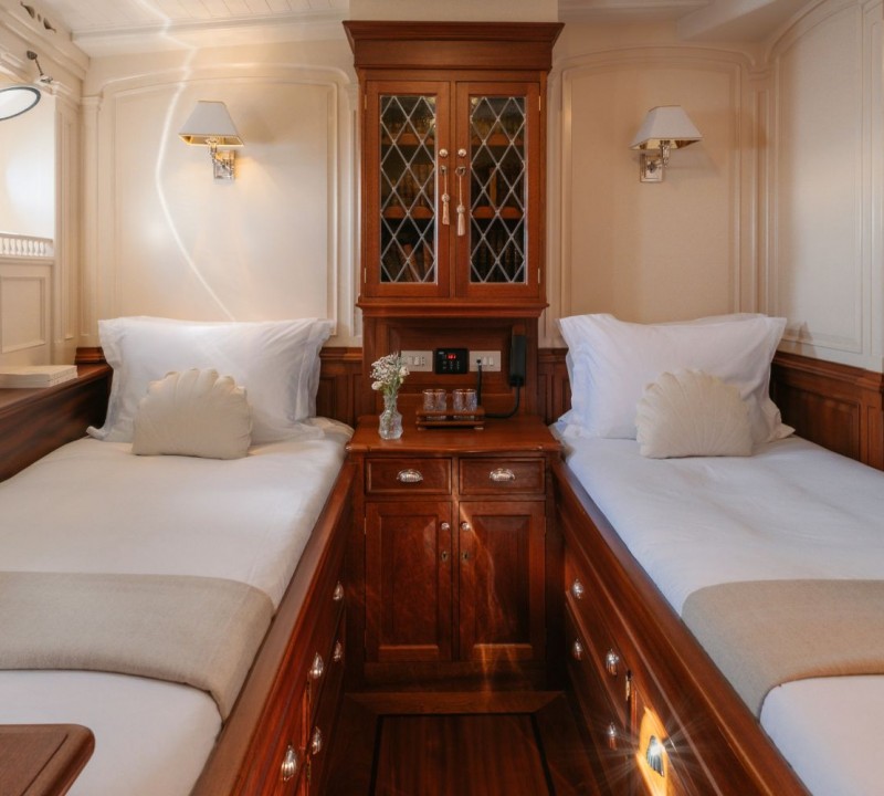 Twin Cabin