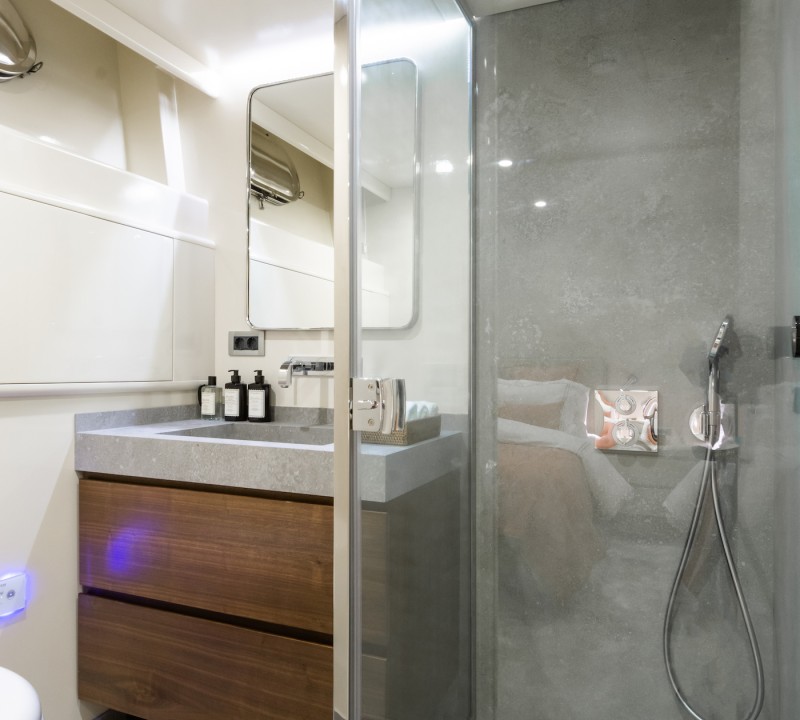 Twin Bathoom