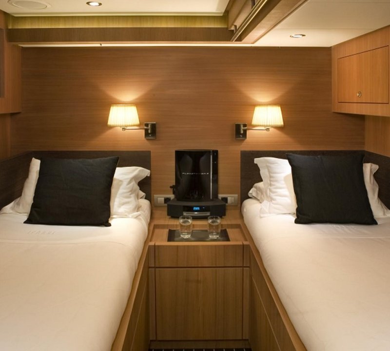 Twin-cabin