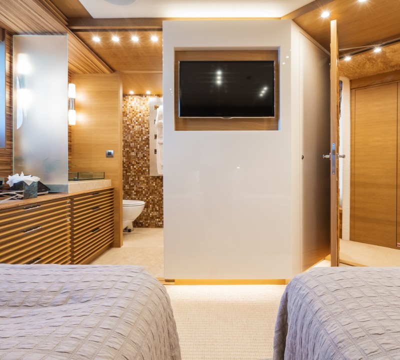 Twin Cabin - Tv