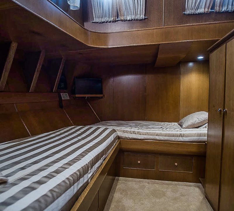 Twin Cabin