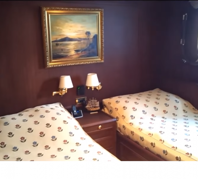Twin Cabin