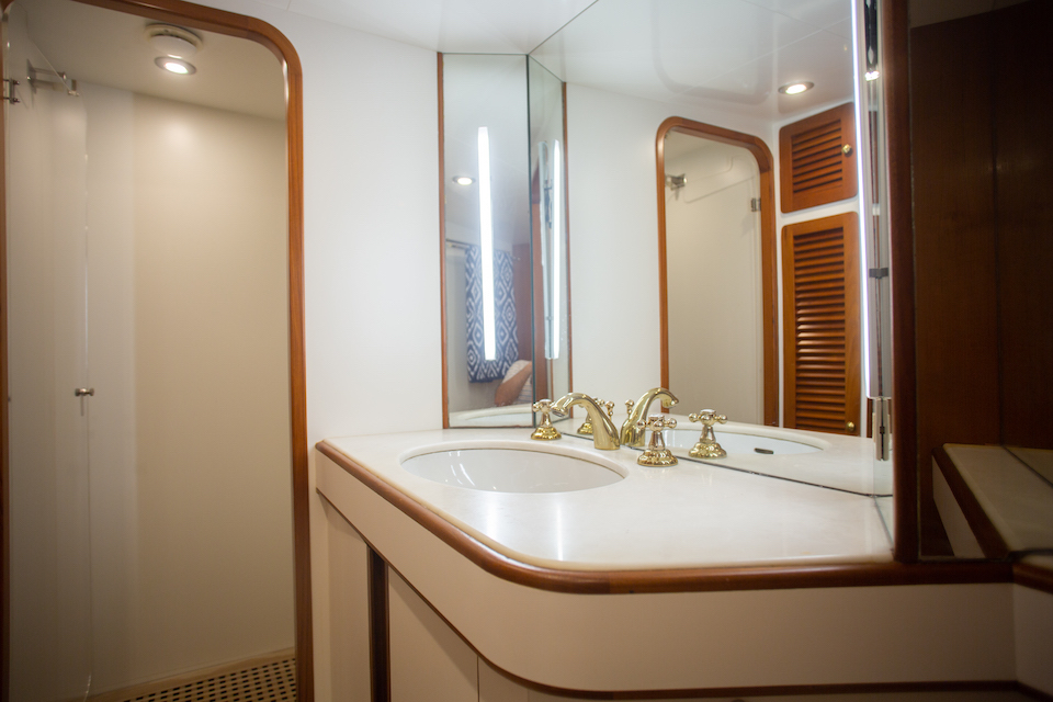 Twin Ensuite Bathroom