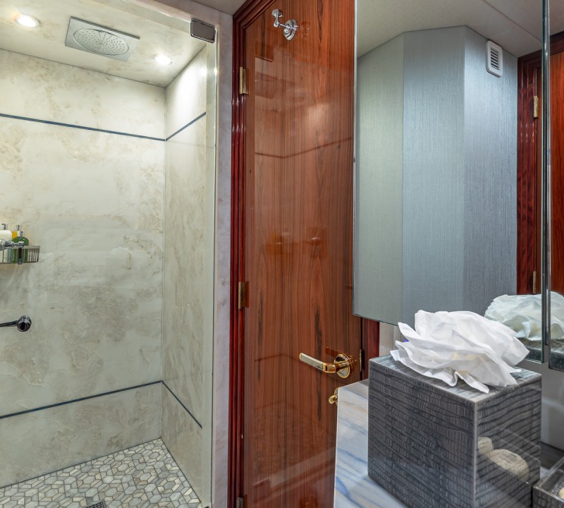 Twin Guest Cabin Bathroom Detail