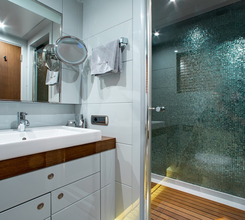 Twin Shower