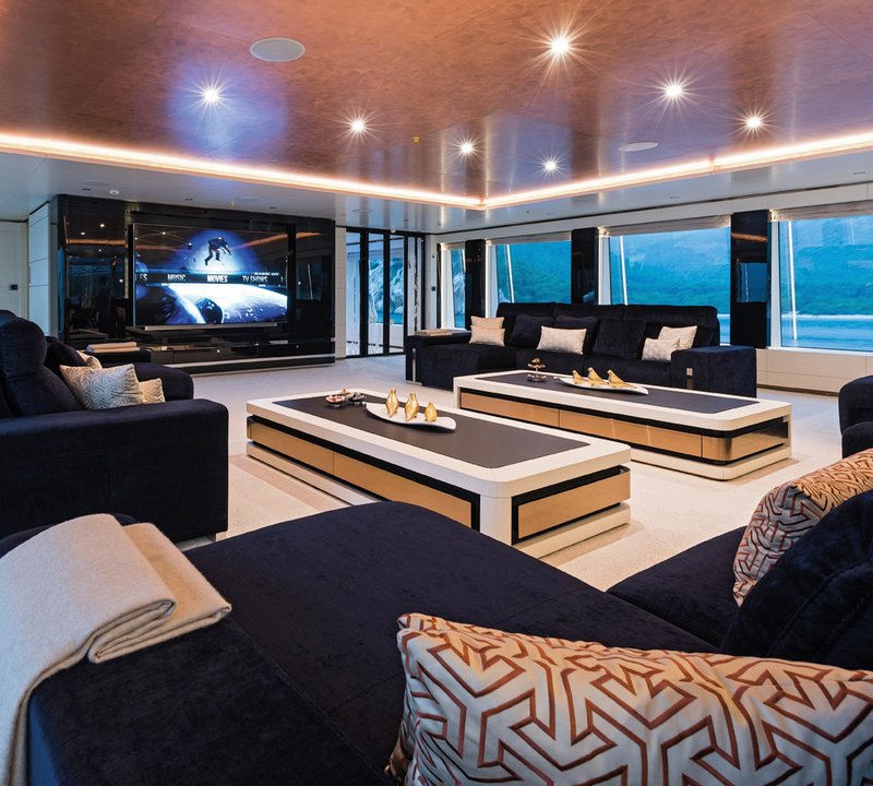 Upper Saloon With Huge TV - Fantastic Views - Grand Piano