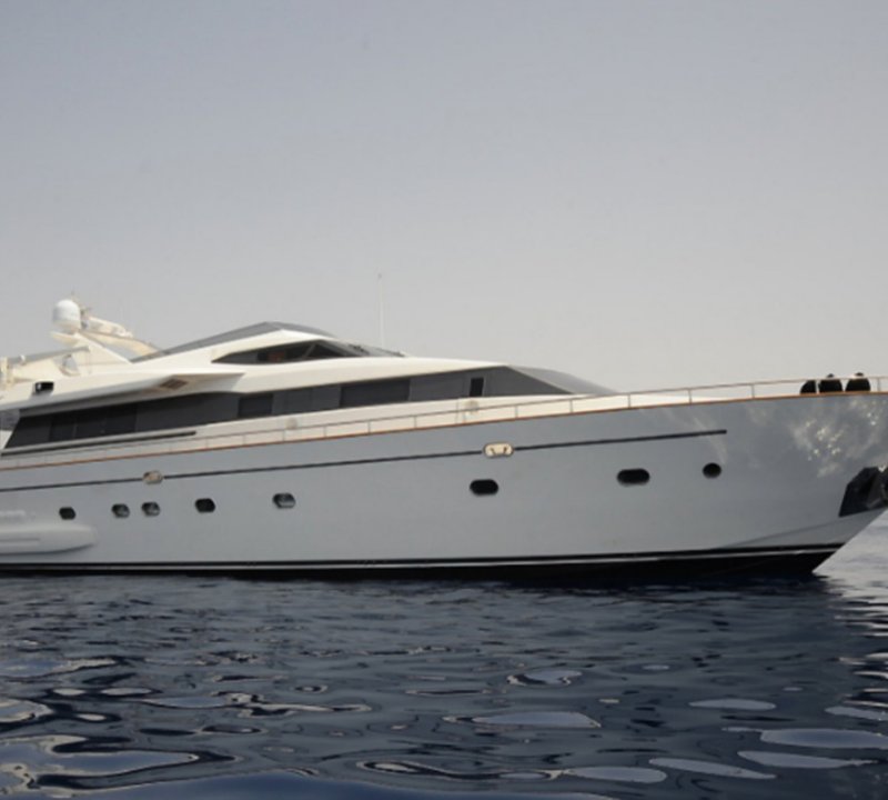 Yacht Pouaro 2